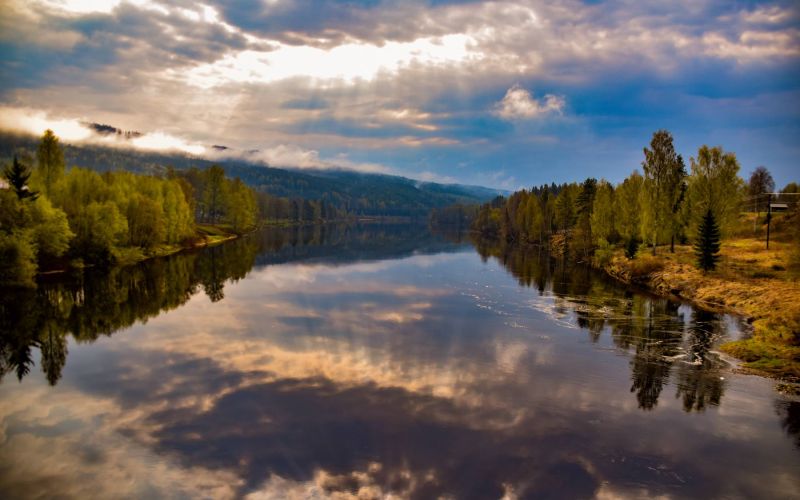 Skymning över Branäs och Klarälven
